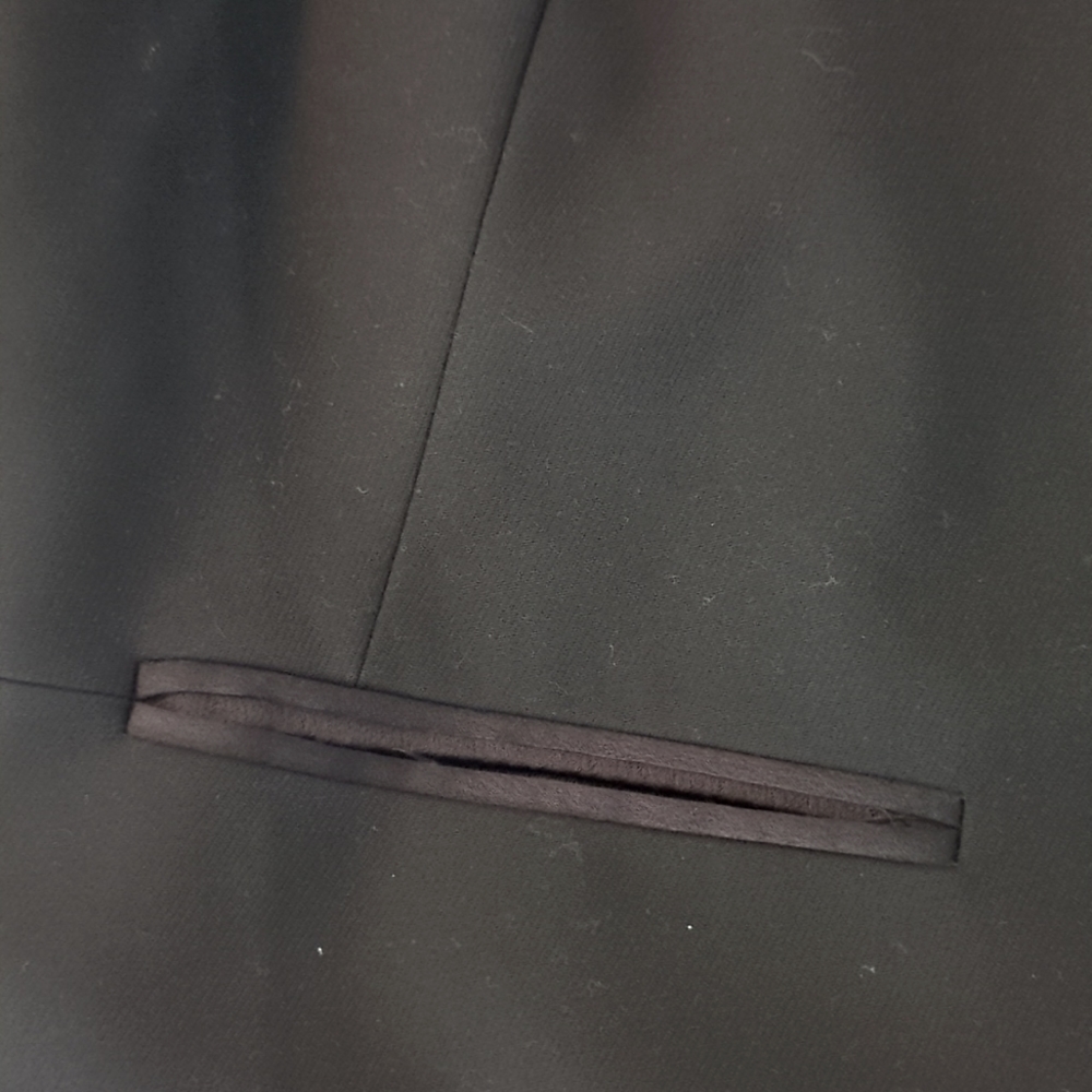 LOFT Black Blazer - Picture 4 of 4